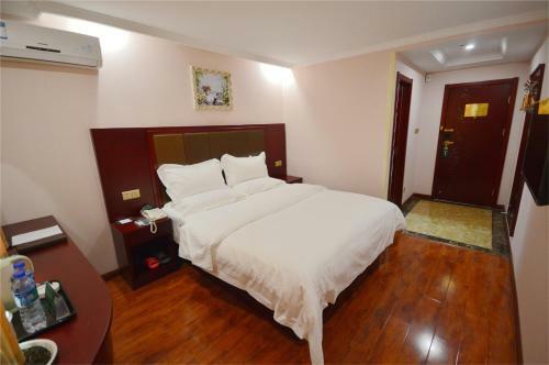 Greentree Inn Linxi International Convention Center Express Hotel
