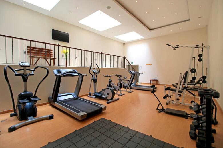 Hotel Windsor House Inn By Geh Suites