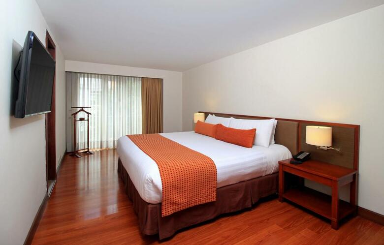 Hotel Windsor House Inn By Geh Suites