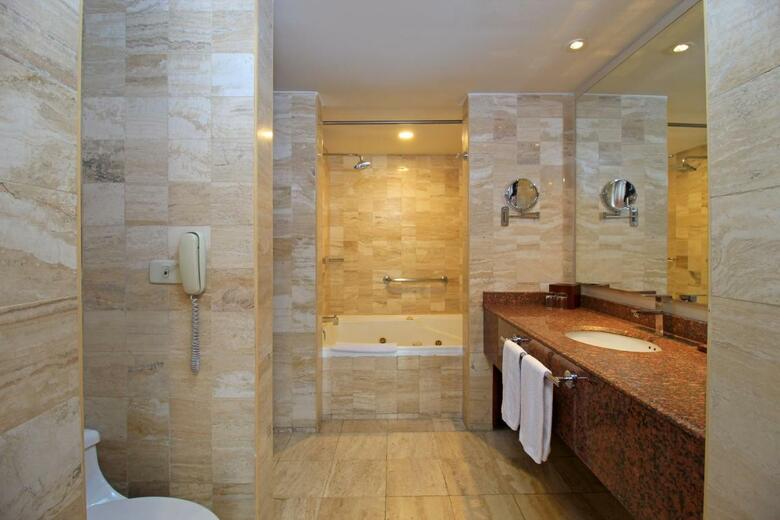 Hotel Windsor House Inn By Geh Suites