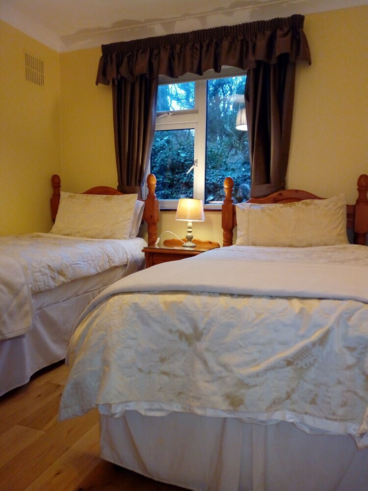 Corrib View Farm Country Bed & Breakast