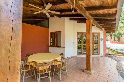 Hostal Villas Playa Hermosa Beach Hotel