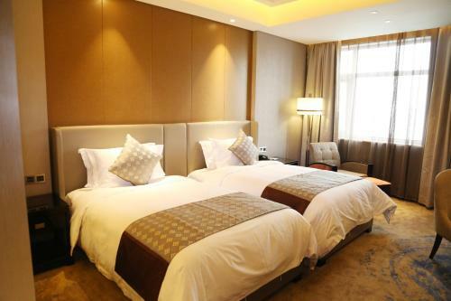 Kaixuanmen Jianguo Hotel
