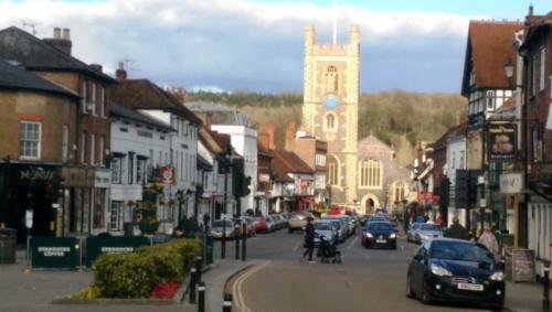 Cosy Cottage In Central Henley