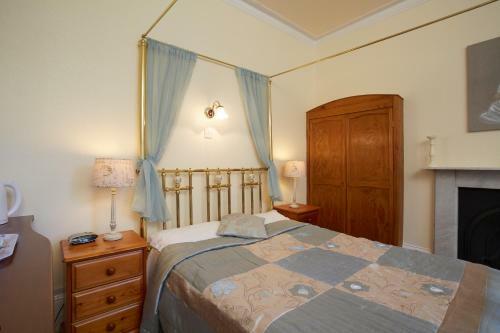 Bed & Breakfast Fourposter Lodge