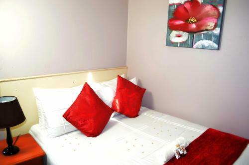 Hostal Phomolo Guest House