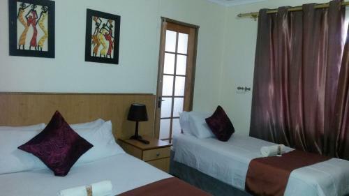 Hostal Phomolo Guest House