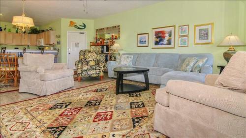 Mariner's Pointe 202 Home