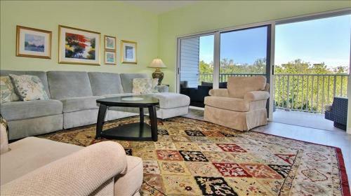 Mariner's Pointe 202 Home
