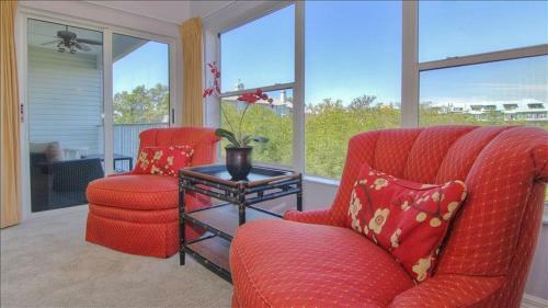 Mariner's Pointe 202 Home