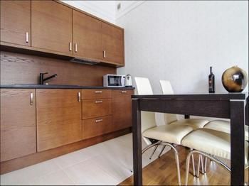 P&o Apartments Dmochowskiego