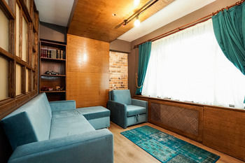 Hotel Cube Suites
