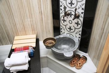 Hotel Cube Suites