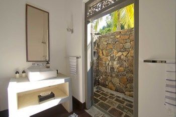 Villa Ivory House