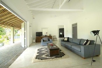 Villa Ivory House