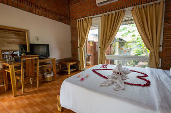 Hotel Sen Viet Phu Quoc Village & Spa