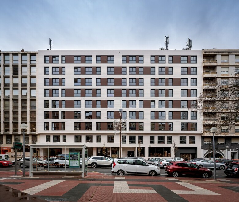 Aparthotel L�bere Vitoria