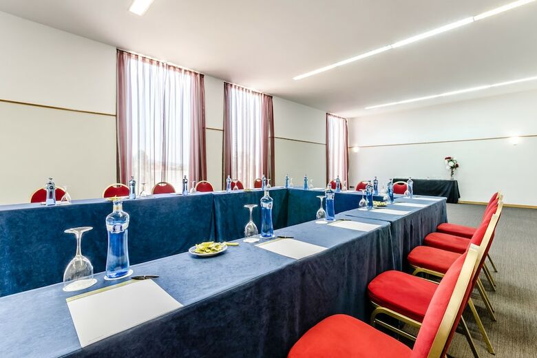 Hotel Exe Parc Del Vall�s