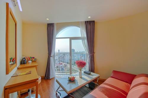 Queen's Finger Hotel