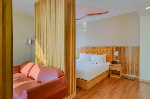 Queen's Finger Hotel