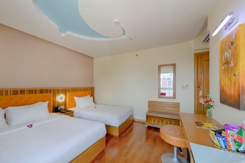 Queen's Finger Hotel