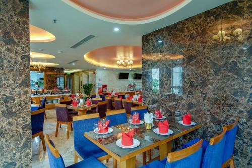 Queen's Finger Hotel