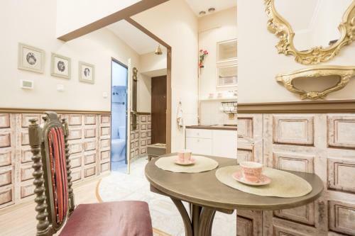 Scarlett Apartment