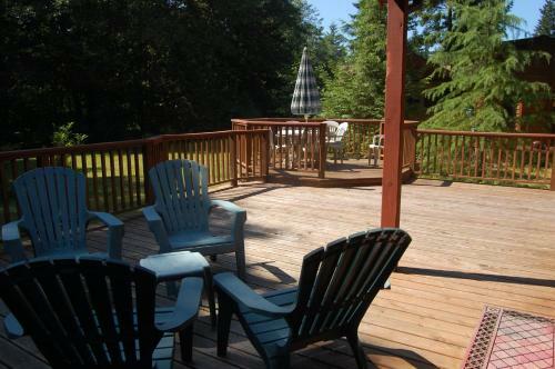 Mount Hood Village Deluxe Cabin 8