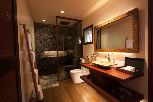 Hotel Cauayan Island Resort