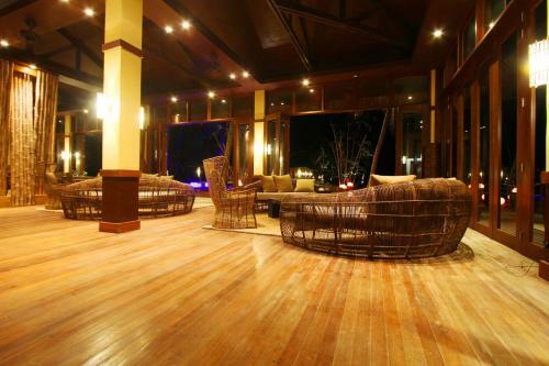 Hotel Cauayan Island Resort