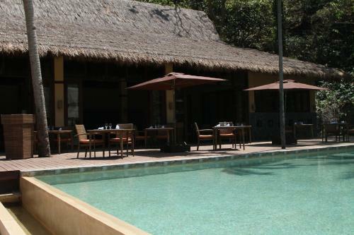 Hotel Cauayan Island Resort