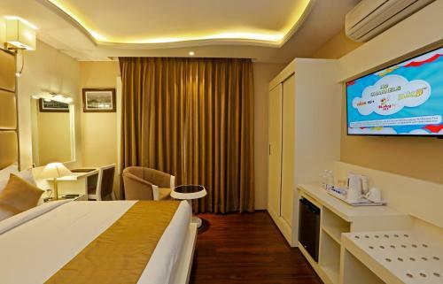 Hotel Clarks Inn Srinagar