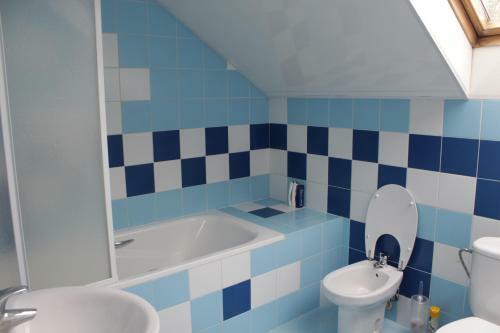 Hostal Jasmin Guest House