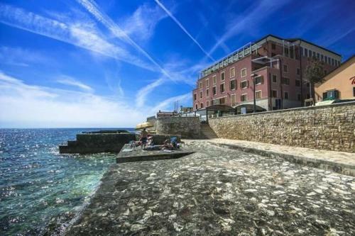 Aparthotel Rotonda Inn Novigrad