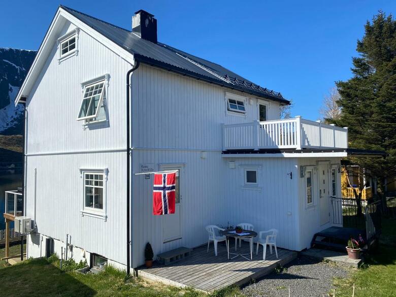 Reine Retro Villa - Cozy With A Fantastic View