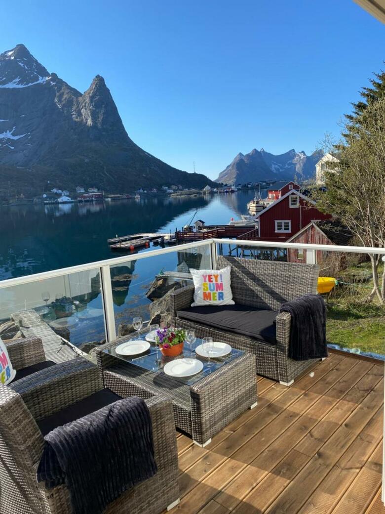 Reine Retro Villa - Cozy With A Fantastic View