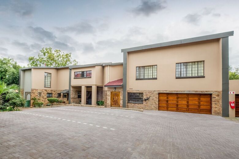 Hostal Sunset Manor Guest House