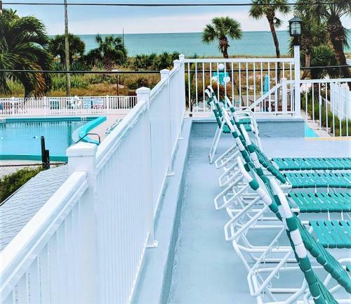 Johns Pass Beach Motel