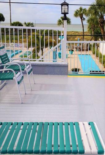 Johns Pass Beach Motel
