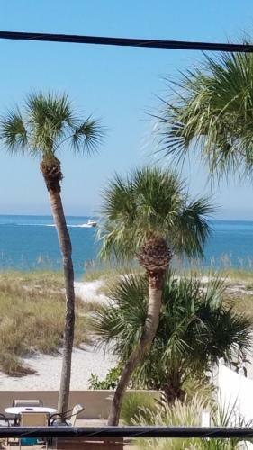 Johns Pass Beach Motel