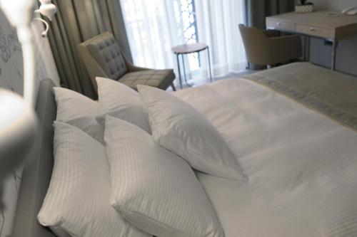 Balsamo Hotel & Suites