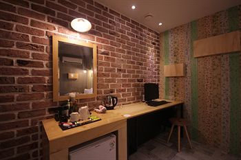 Hotel You, I In