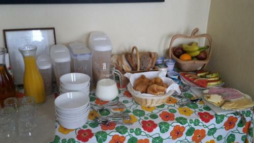Hostal Lindores Guesthouse