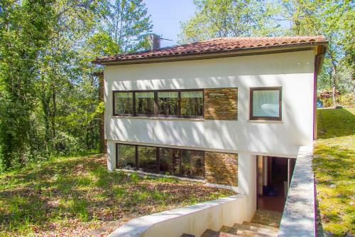 Liiiving In Caminha | Oak Tree Chill House