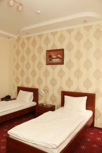 Hotel Golden Night