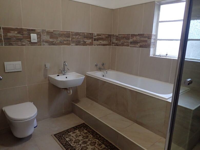 Hostal Silver Plum Bnb