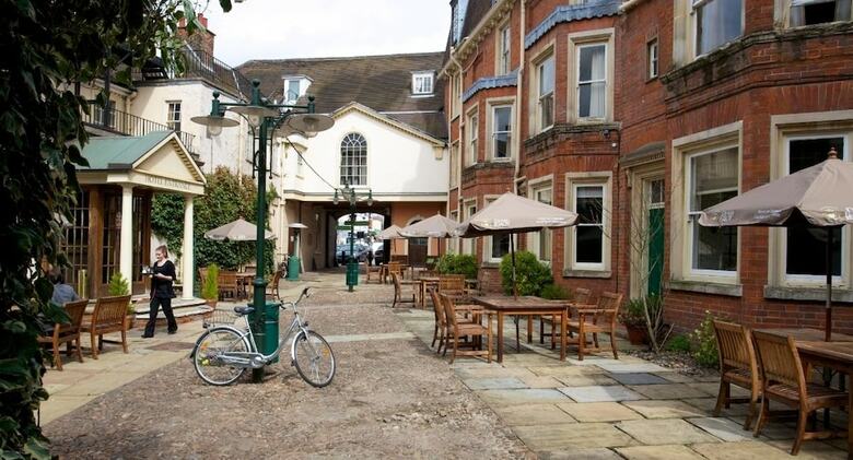 Rutland Arms Hotel
