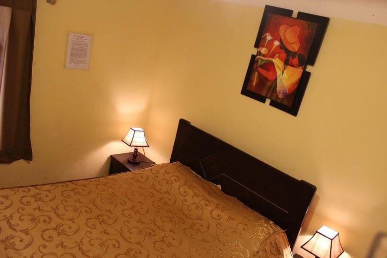 Robertos Hostel