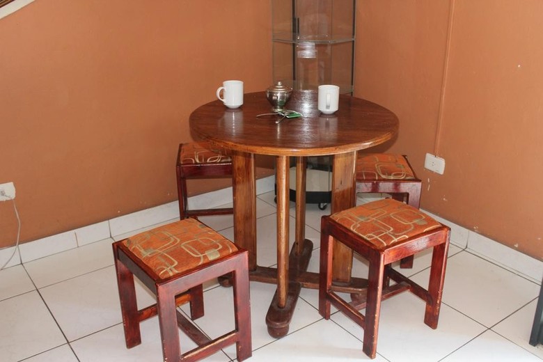 Robertos Hostel