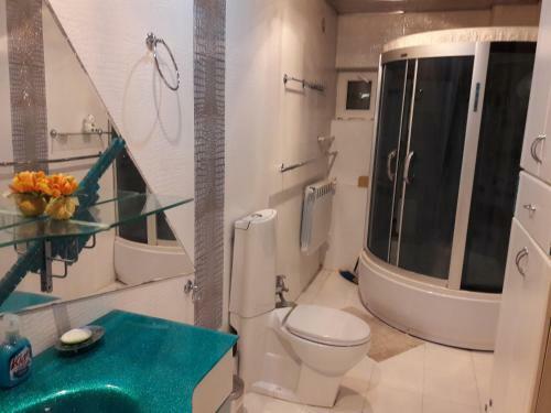 Apartamento 28 Maj Street Neft Akademia